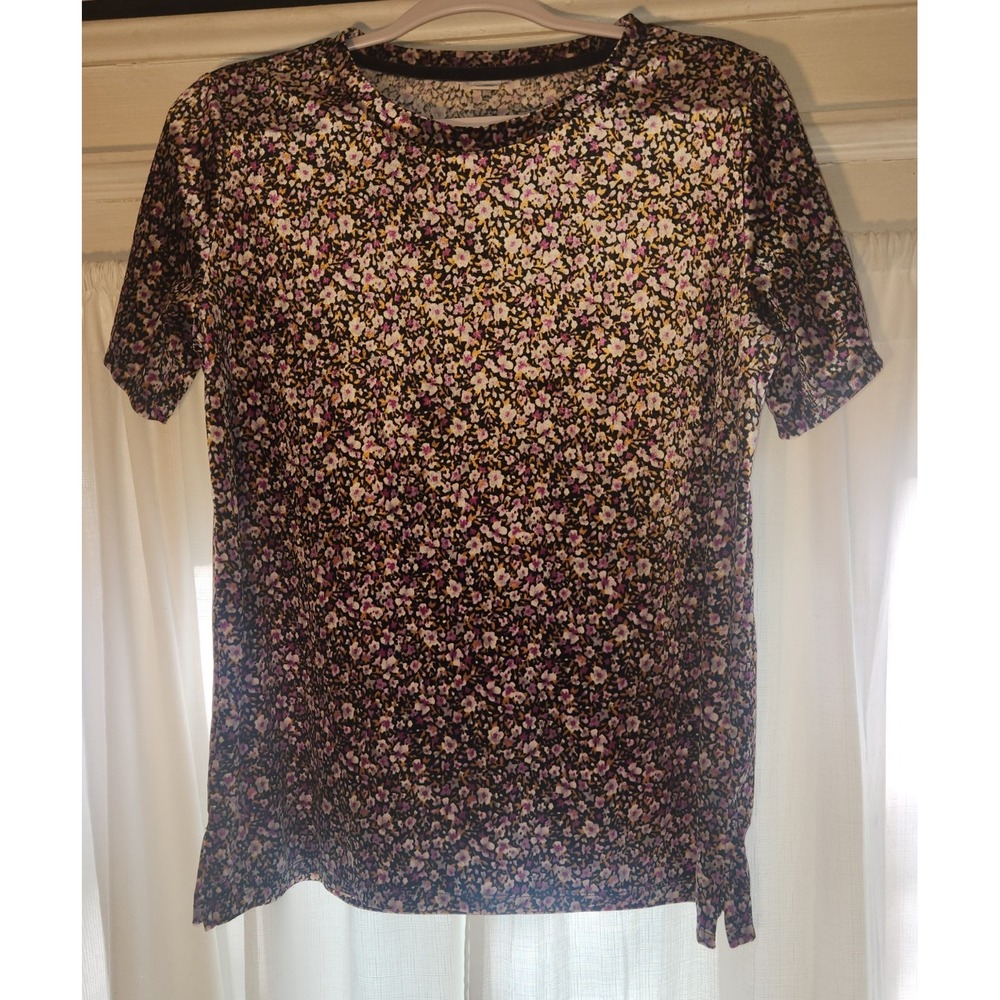 Old Navy Short Sleeve Velvety Floral Top
MEDIUM
